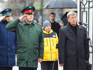 CEREMONIE  Depunere de coroane de flori la Monumentul ostașului sovietic, la 20.02.2020 - Foto: INQUAM PHOTOS/ George Călin