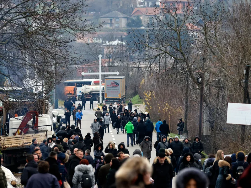 SUA au trimis emisari speciali în Kosovo. S-au tras focuri de arme/Foto: Profimedia Images