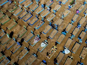 Brazilia a depăşit pragul de 500.000 de morţi de COVID. / Foto: cnn.com