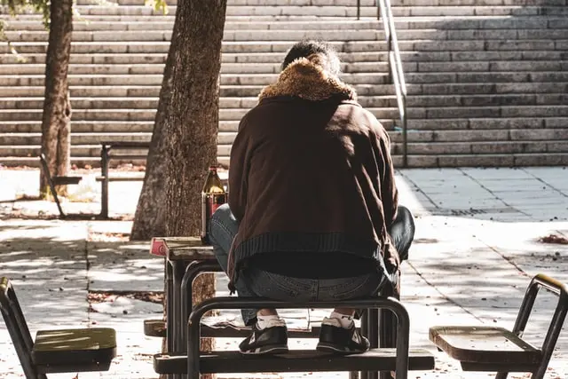 Obligat să se vaccineze, un român din Suedia a băut o ladă de bere ca să elimine serul din organism/FOTO: Unsplash