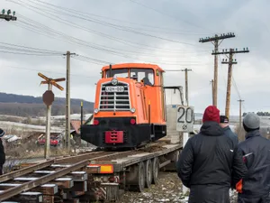 Prima locomotivă de cale ferată îngustă construită și livrată în România în ultimii 31 de ani. / Foto: Asociatia Prietenii Mocanitei, Facebook