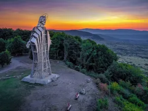 Statuia lui Iisus - FOTO: visitharghita