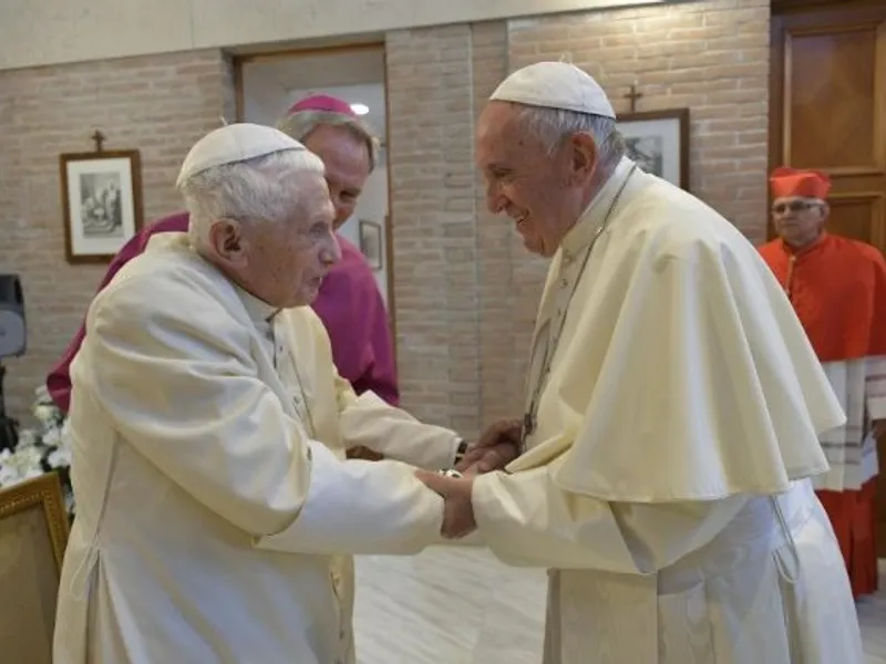 papa Francisc l-a vizitat pe Benedict al XVI-lea/ FOTO: Vatican Media