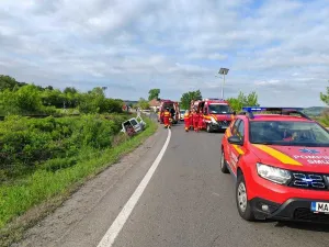 Șofer de 38 de ani, spulberat de tren în dimineața de Paște. Nu a oprit la trecerea la nivel - Foto: IPJ Sibiu