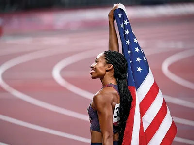 CĂI CÂȘTIGĂTOARE  Vedeta de atletism Allyson Felix a triumfat la Jocurile Olimpice de la Tokyo din 2021 alergând în pantofi făcuți de compania sa de încălțăminte, Saysh