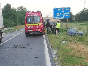 Accident cu doi morți în Constanța. O mașină s-a făcut bucăți după ce s-a izbit de un TIR Foto: replicaonline.ro