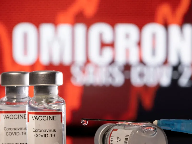 Centrul European de Prevenire al Bolilor: vacinarea singură nu este suficientă împotriva Omicron. / Foto: reuters.com