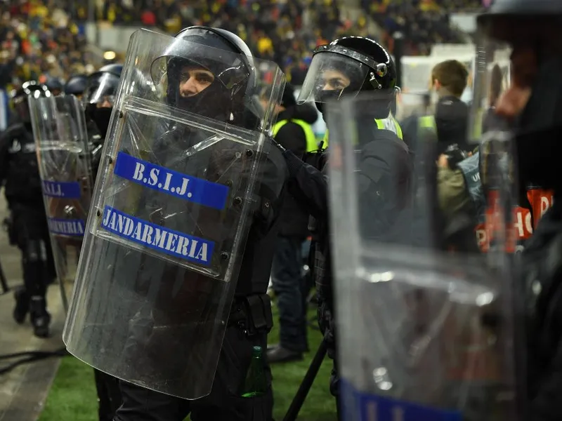 FRF anunţă ce nu trebuie să facă suporterii, la un meci de fotbal. Cât de mare poate să fie bagajul? - Foto: INQUAM PHOTOS/Vali Marin