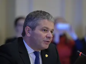 5.600 euro/lună de la stat pentru senatorul PSD Florian Bodog / FB