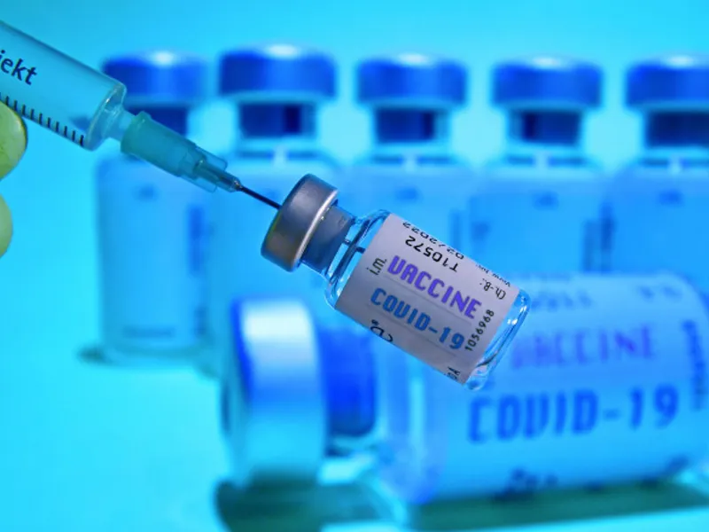 Peste 12.000 de persoane vaccinate anti-COVID în ultimele 24 de ore, doar 7.395 cu prima doză. / Foto: digi24.ro