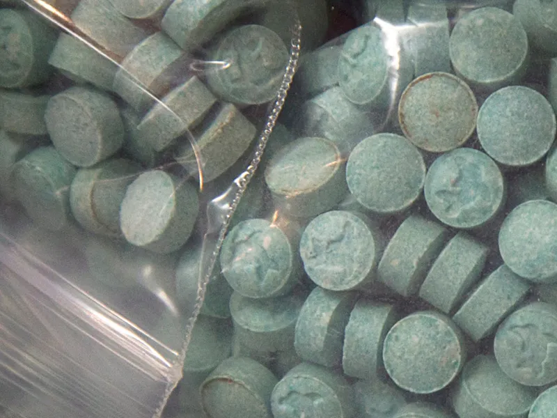 Un olandez şi doi români, care au vândut peste 14.000 de pastile de ecstasy în România, arestați. / Foto: pressalert.ro