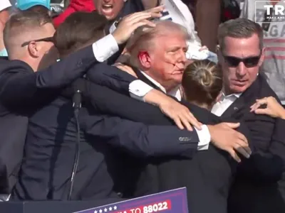 Donald Trump a fost rănit la ureche în timpul unei tentative de asasinare Foto: profimediaimages.ro