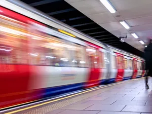 Trenurile vor circula luni pe toate magistralele de metrou după un program prelungit cu două ore / digi24