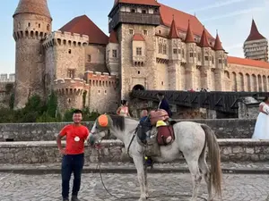 De ce a venit un chinez 5000 de km pe un cal în România. A ajuns în inima vechii Dacii romane Foto: lavozdegalicia.es