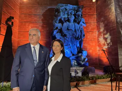 Prințul moștenitor al Iranului, Reza Pahlavi (L) și ministrul israelian al Informațiilor, Gila Gamliel-Foto: Profimedia Images