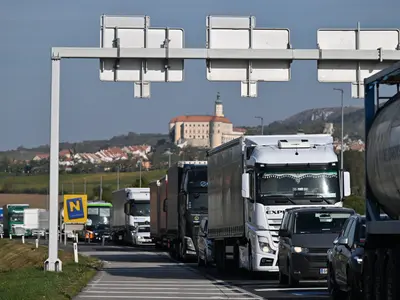 FOTOREPORTAJ Cozi kilometrice la graniţă - Foto: Profimedia Images