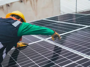 Au furat panouri solare dintr-un parc fotovoltaic - Foto: Pexels/Los Muertos Crew