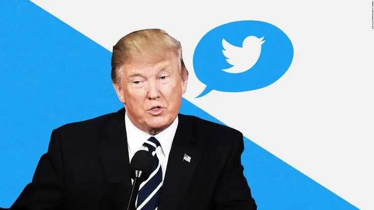 Twitter îl blochează pe Trump. Colaj RFI