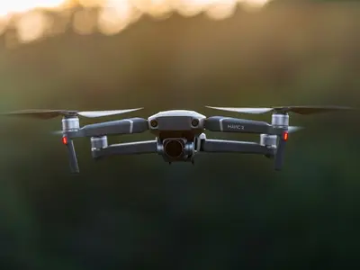 Zeci de drone s-au prăbușit peste oamenii care asistau la inaugurarea unu mall în China/FOTO: Pixabay