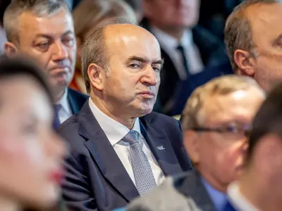 Tudorel Toader a intrat la CCR cu 80.000€ datorie. Azi, e milionar cu Mercedes. Câștigă 28.000€/lună - Foto: INQUAM PHOTOS / Casian Mitu