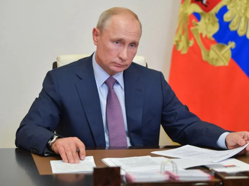 Vladimir Putin a le-a spus autorităților să înceapă campania de vaccinare de săptămâna viitoare/FOTO: Getty