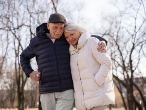 Cum poți obține un venit în plus la pensie de sărbători. Pensionarii cu bani puțini au un ajutor Foto: Freepik (fotografie cu caracter ilustrativ)