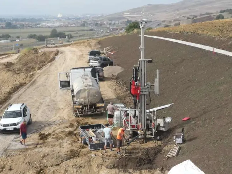 VIDEO Alunecarea de teren care împiedică deschiderea autostrăzii Sebeș - Turda. 5 ani întârziere / ziarulunirea.ro