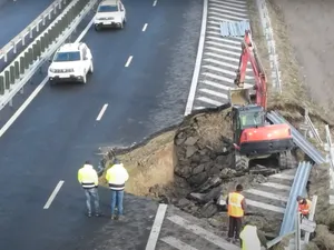 Autostrada Sebeș - Turda a luat-o la vale după numai un an - Foto: Captură video