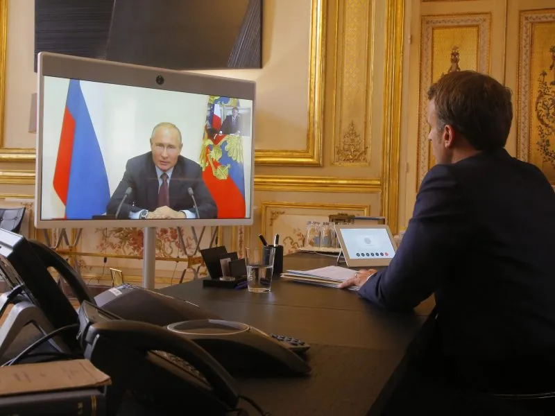 A 3-a convorbire Putin – Macron într-o săptămână, despre „garanțiile de securitate” cerute de Rusia. / Foto: euractiv.com