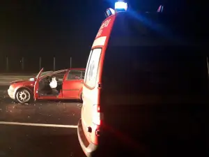 Două TIR-uri şi şase autoturisme au fost implicate luni seara într-un accident în lanţ pe autostrada A1. / Foto: alba24.ro