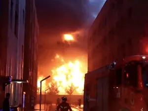 VIDEO 36 de morți și doi dispăruți în urma unui incendiu devastator la o fabrică din centrul Chinei - FOTO: Twitter/@NewsAlerts_ES