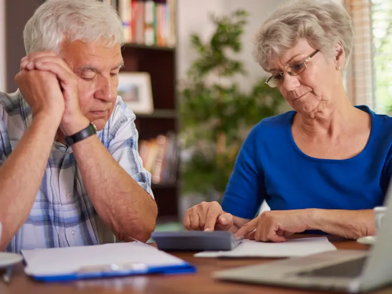 Când intră pensia pe luna iulie. De ce sunt vești bune pentru pensionarii care iau bani pe card Foto: Freepik (fotografie cu caracter ilustrativ)