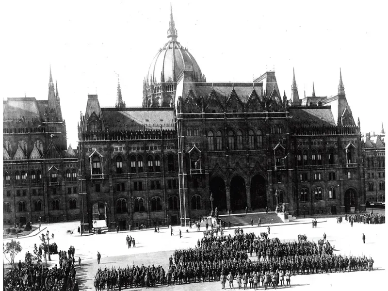 Armata română a intrat în Ungaria Foto: Historia