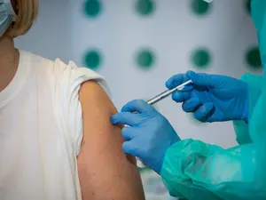 Maratonului Vaccinării în Timiș: 30 de fluxuri cu vaccin Pfizer şi 4 cu Johnson&Johnson. / Foto: digi24.ro