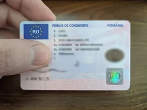 Cât se plătește pentru un permis auto, într-un oraș din țară. Polițiștii luau mită mii de euro - Foto:. Arhive / imagine cu caracter ilustrativ