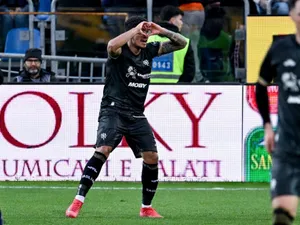 Italienii, ”scandalizați” de gestul făcut de Vali Mihăilă după ce Florinel Coman a marcat un super-gol în Cagliari - Parma