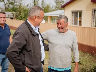 Nicolae Ciucă a revenit în localităţile afectate de inundaţii - Foto: Facebook/Nicolae Ionel Ciucă