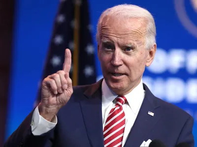 Planul de relansare de 1.900 miliarde $ al președintelui Biden a fost votat de Congresul SUA. / Foto: bloomberg.com