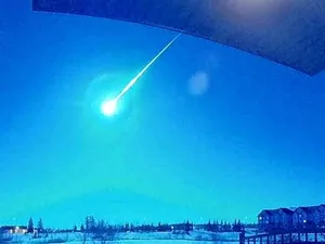 Un fragment de meteorit a speriat de moarte o femeie care dormea în casa sa dintr-un oraș Canadian/FOTO: ladbible.com