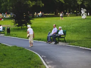 Peste 90.000 de persoane s-au pensionat anticipat în august - Foto: strongtowns.org (imagine cu caracter informativ)