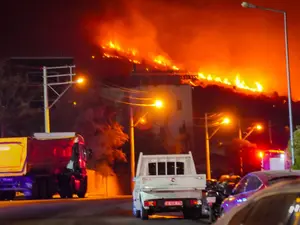 Al 3-lea cel mai populat oraș din Turcia, amenințat de un incendiu de vegetație uriaș - Foto: Profimedia Images