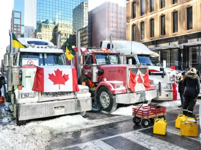 Poliția a arestat lideri ai protestatarilor din Ottawa și a ridicat 100 de baraje în oraș/FOTO: bbc.com