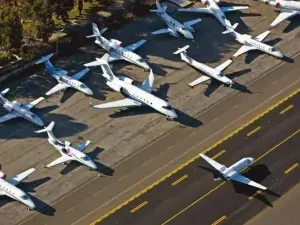 Peste 100 de avioane ale oligarhilor ruși au rămas blocate în Dubai/foto: yahoo