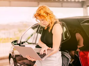 Impozitul auto, scumpit și cu 22%. De ce pentru același motor unii plătesc 14 lei și alții 280 lei - Foto: freepik.com - Imagine cu rol ilustrativ