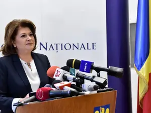 Ministrul interimar al Educației, Rovana Plumb, nu știe cât plătește de la buget pentru un elev Foto: Facebook Ministerul Educației