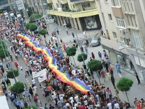 În 2018, la parada Pride au venit 5.000 de persoane. În 2019, circa 10.000. Foto Accept