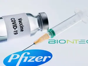 EMA autorizează extragerea a 6 doze dintr-o fiolă de vaccin Pfizer/BioNTech/FOTO: Getty