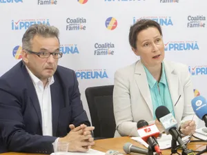 Președintele Coaliției pentru Familie, Mihai Gheorghiu, și purtătoarea de cuvânt a CpF, Ana-Corina Săcrieru, acuză un boicot general. Foto: Inquam Photos -Adriana Neagoe