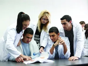 De ce vin tot mai mulţi francezi să studieze medicina la Iaşi. Trei explicaţii/FOTO: ziaruldeiasi.ro