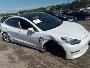 Tesla dă vina pe șoferi pentru probleme de fabricație: sar roțile, se rup planetarele - Foto: reuters.com